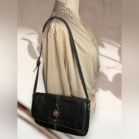 Beautiful Black Etienne Aigner Geniune Leather Shoulder Bag 🌻 - Picture 2 of 14